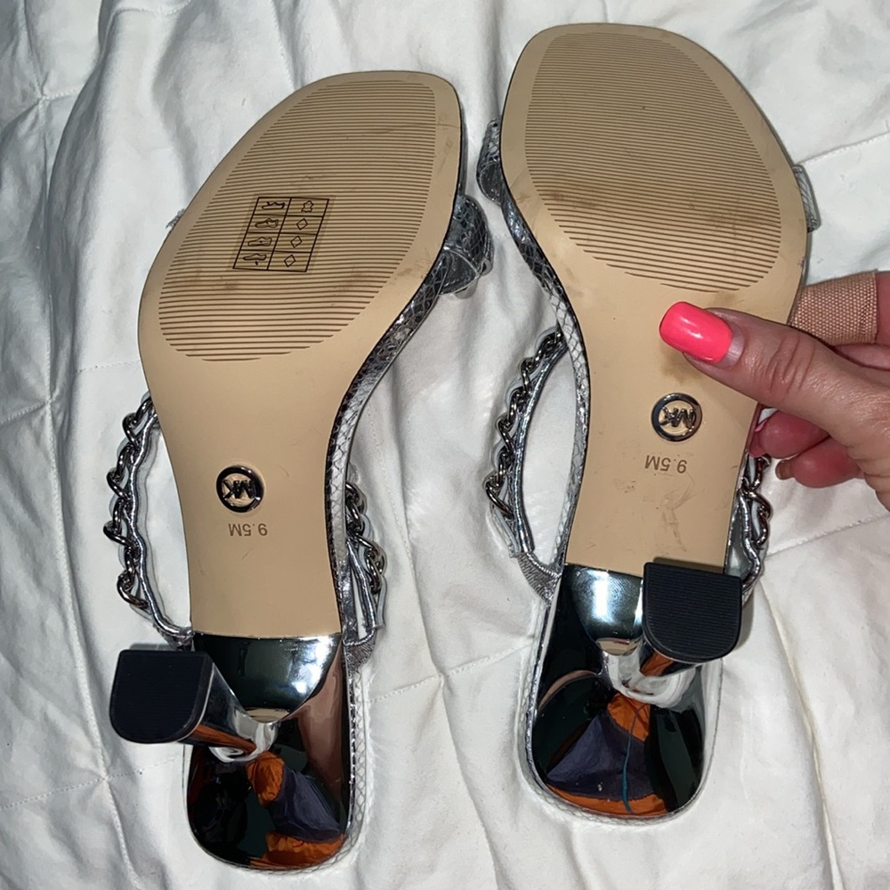 New MICHAEL KORS Clara Embellished Leather Sandals - Picture 12 of 16